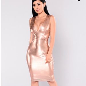 REMI METALLIC DRESS (FASHIONNOVA)